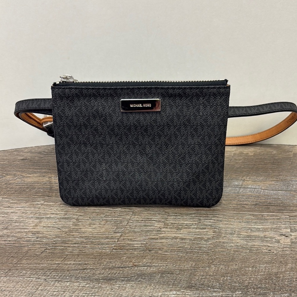 Michael Kors Jet Set Travel Logo Belt Bag / Waist Pack Black